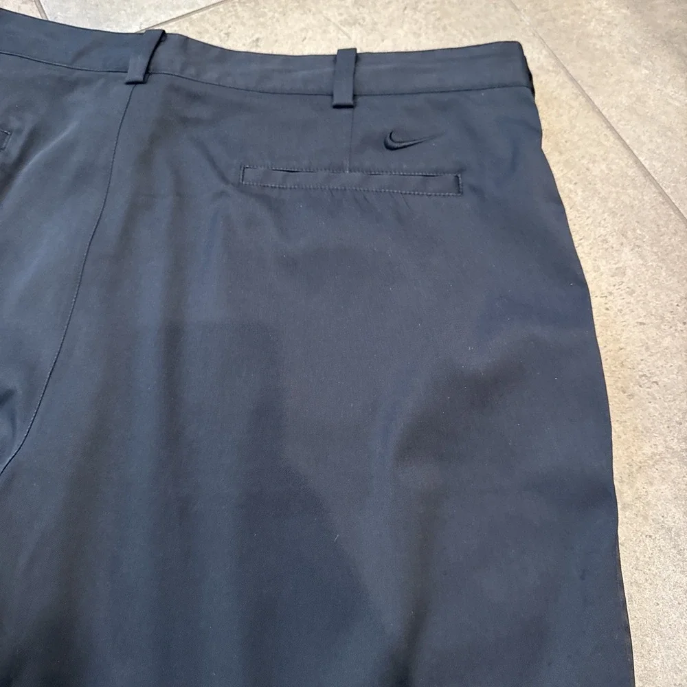 Nike Golf Dri-FIT Mens Black Flat Front Performance Shorts Size 36‎